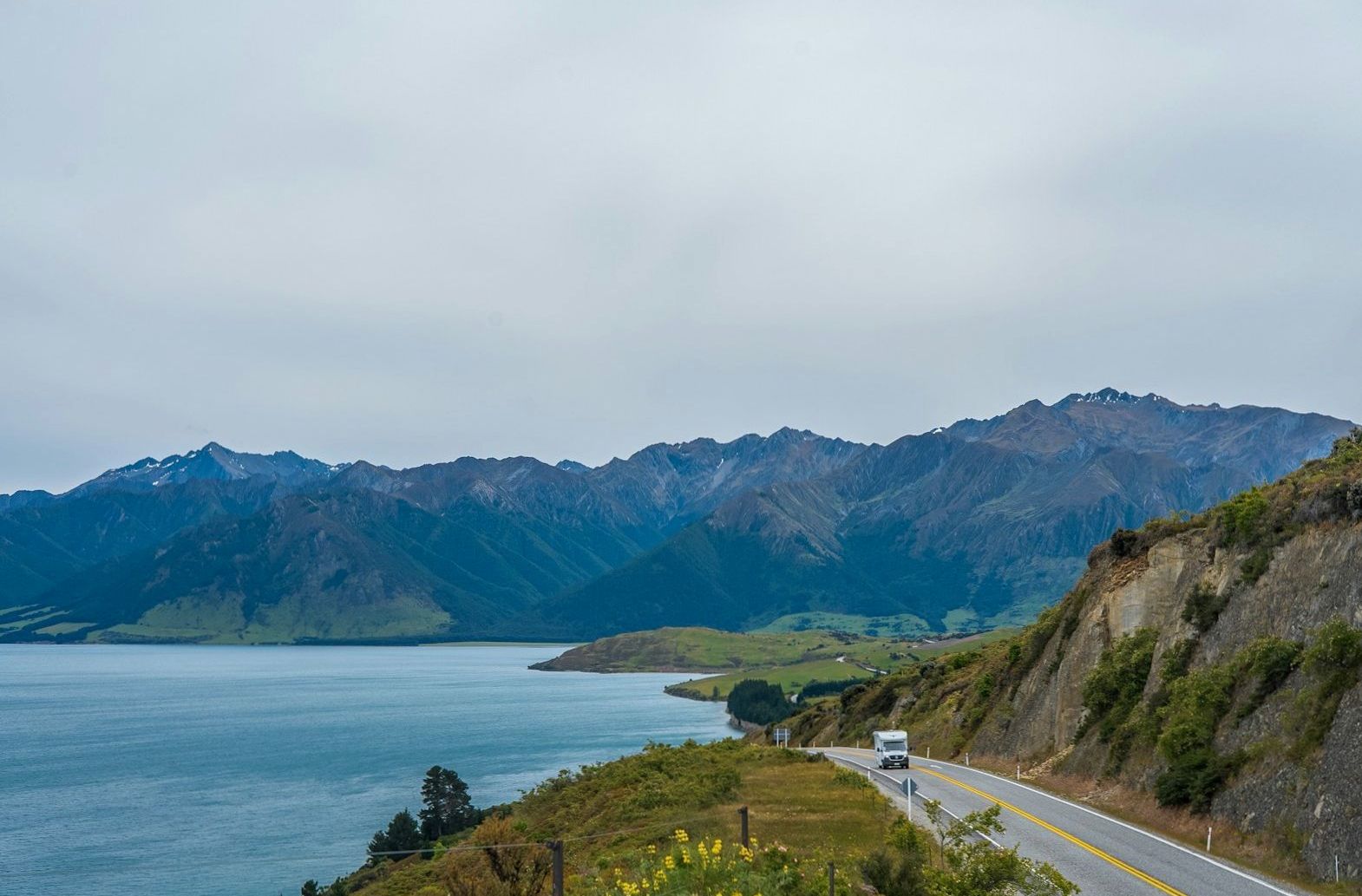 Long scenic road through the Canterbury high country